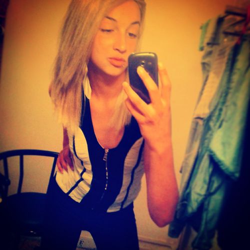 Lesbienne en chaleur escort girl nemours MATURE FELLATION SITE ESCORT GIRL